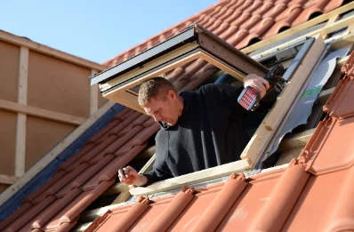 Pose de fenêtres de toit Velux à Auzelles